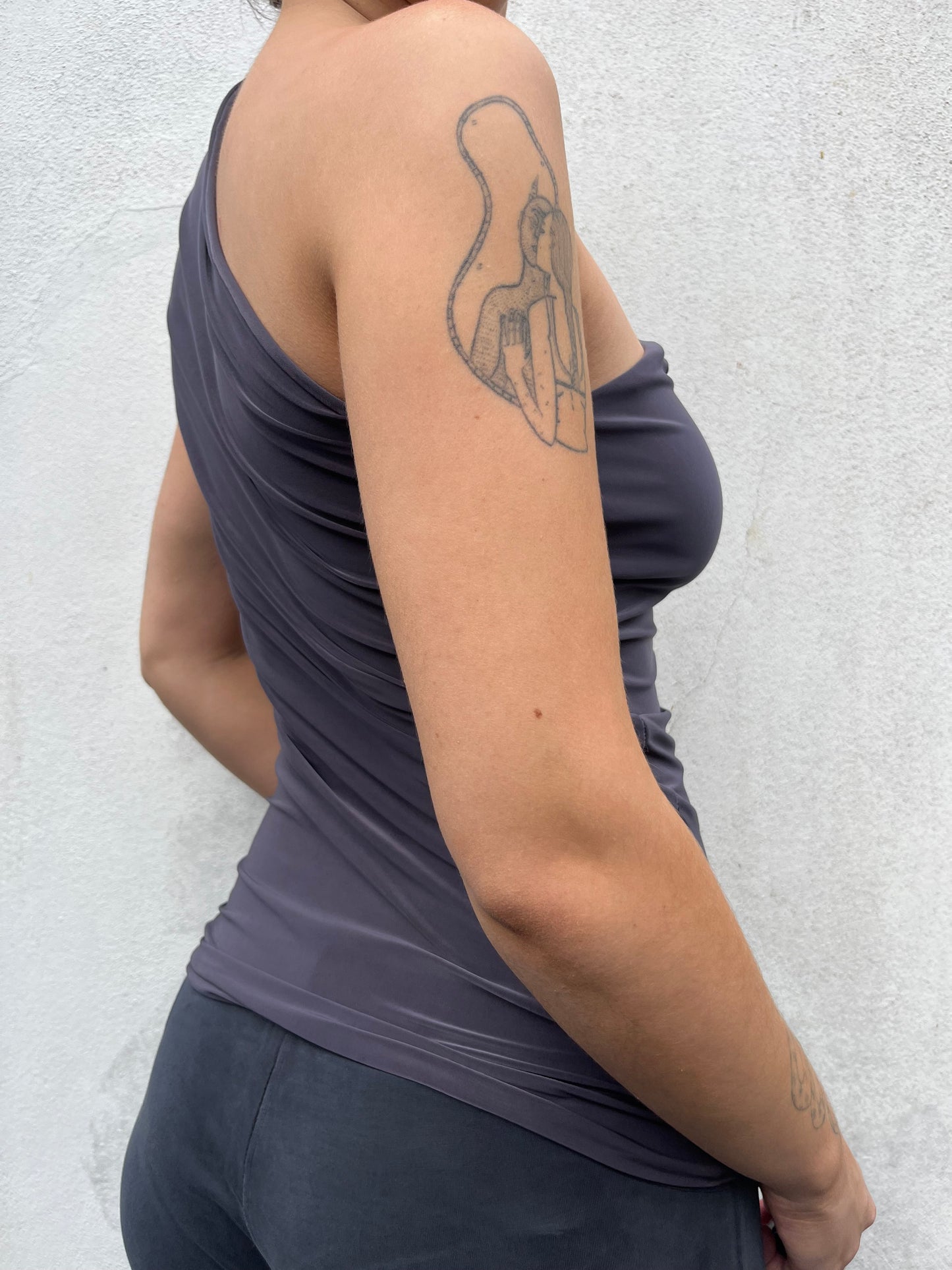 one shoulder eyelet top in slate
