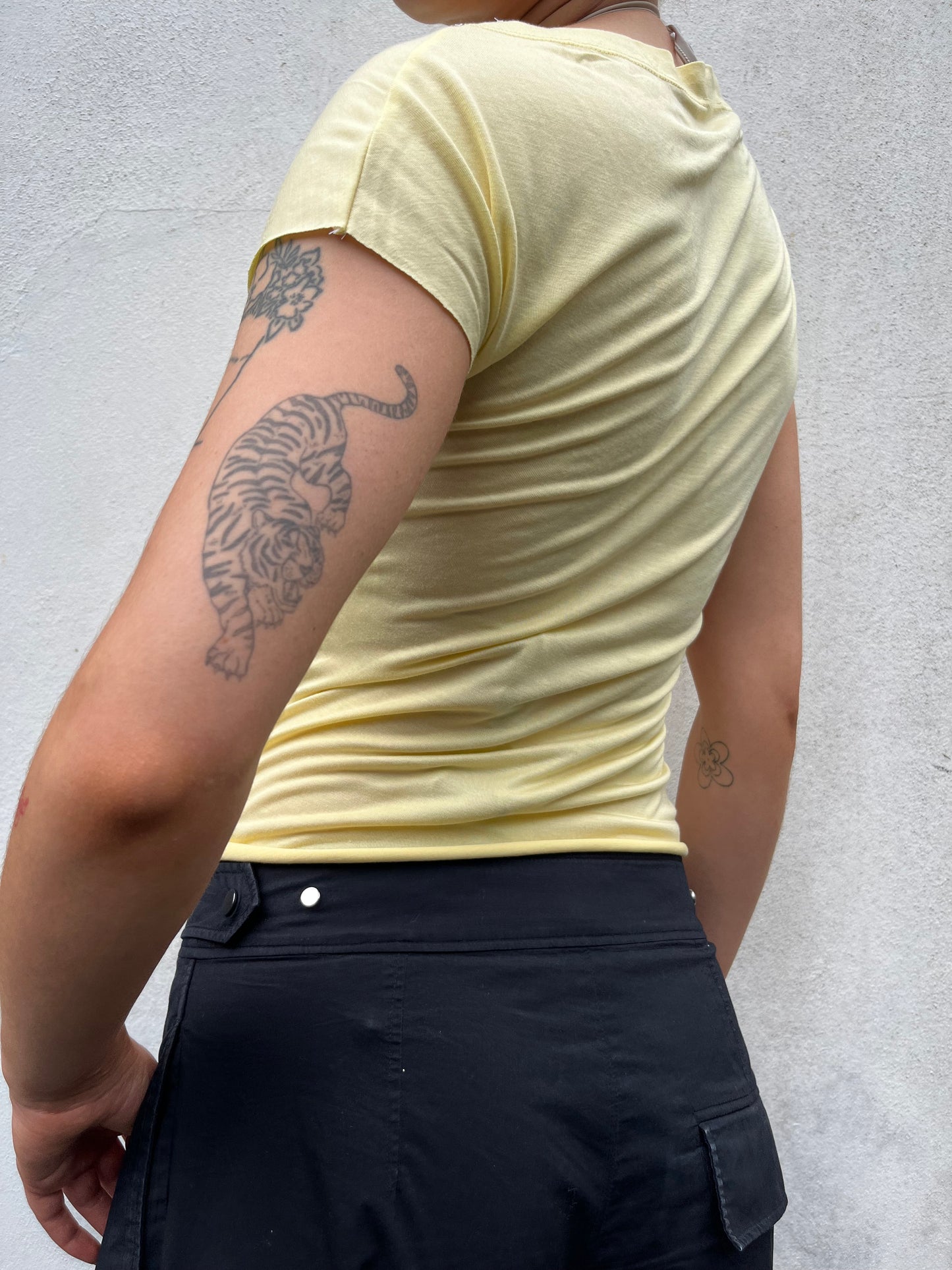 butter yellow top