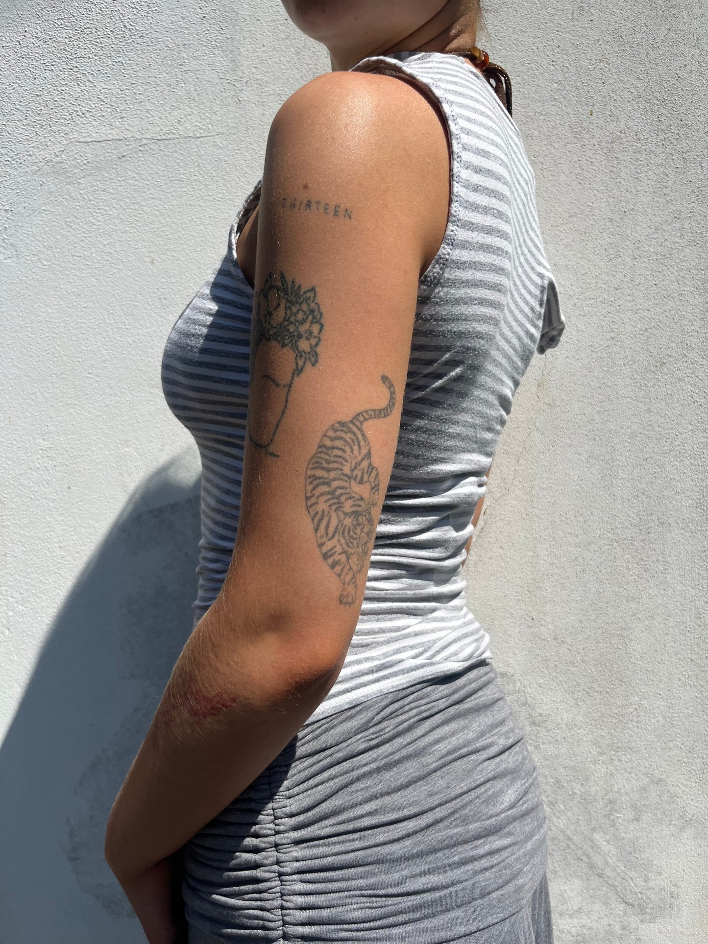 asymmetric stripy top