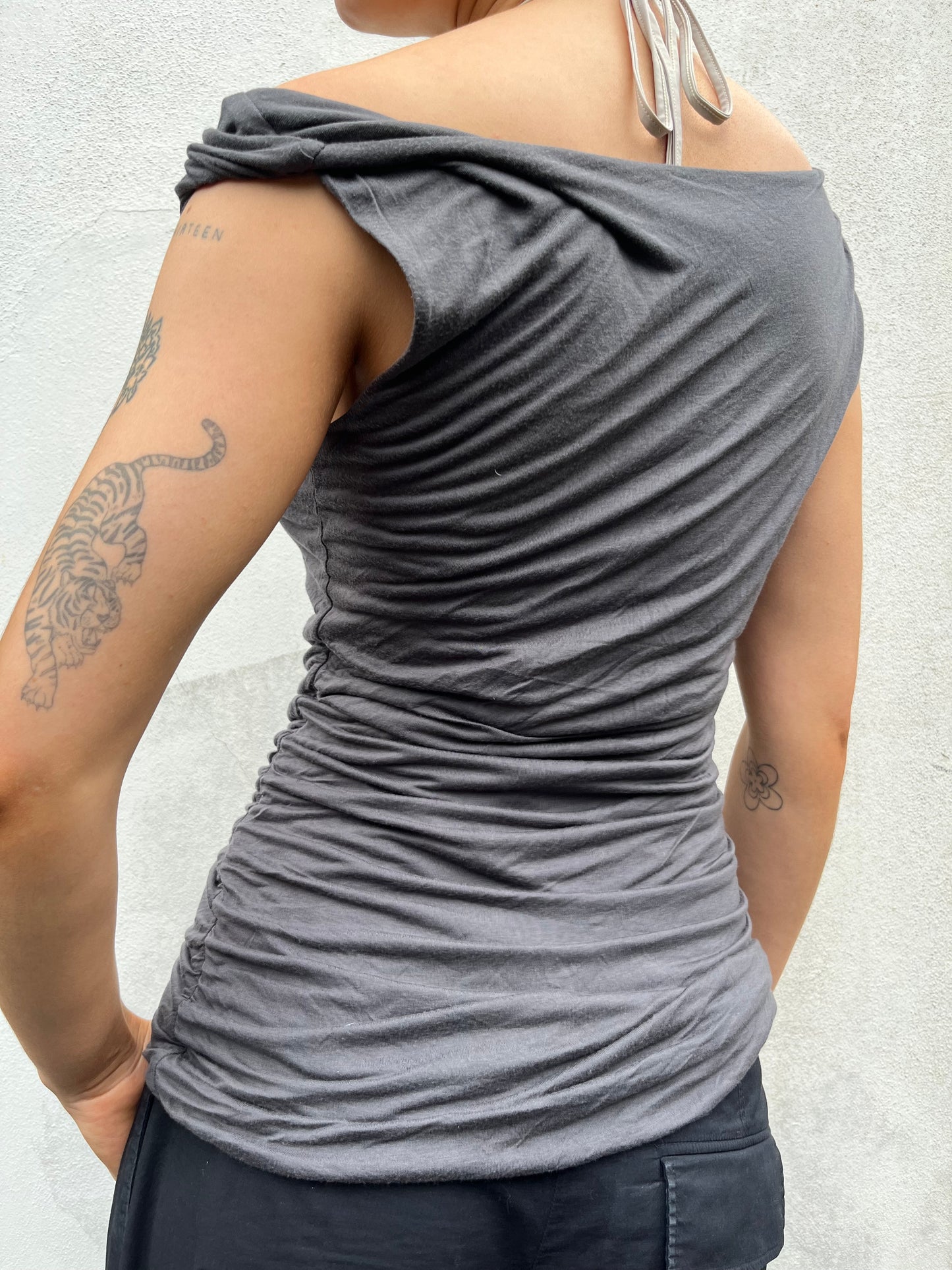 grey asymmetric top
