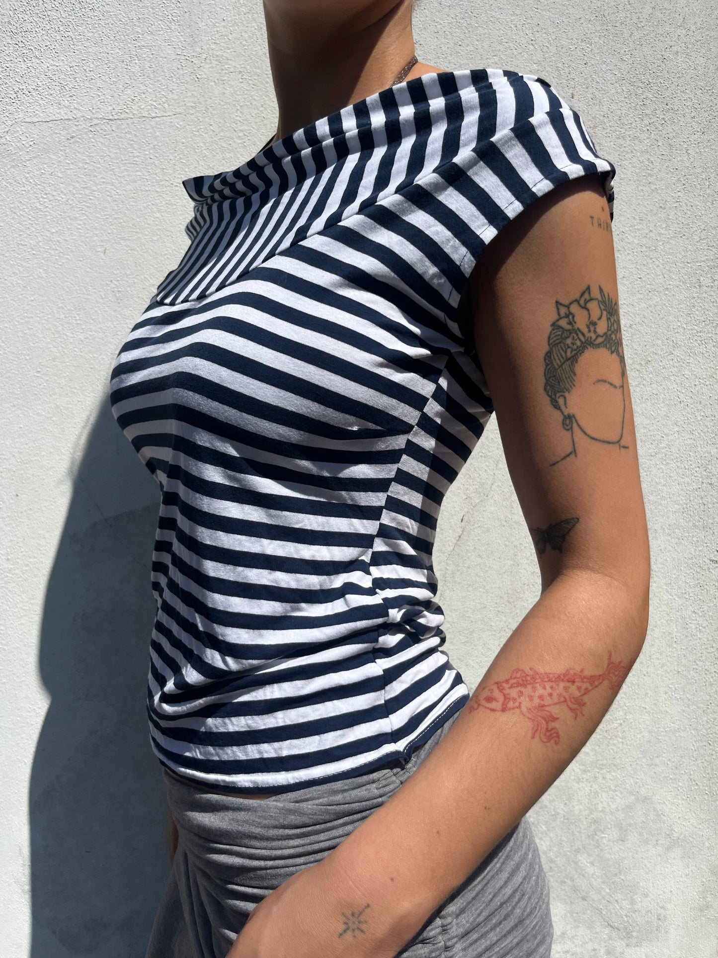asymmetric stripy top