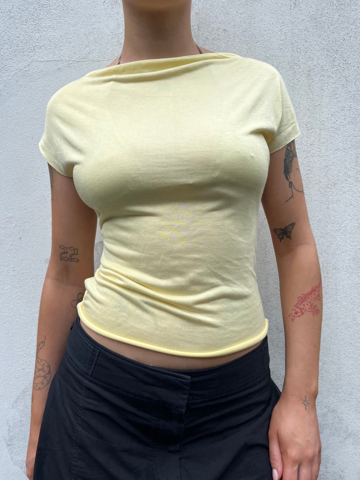 butter yellow top