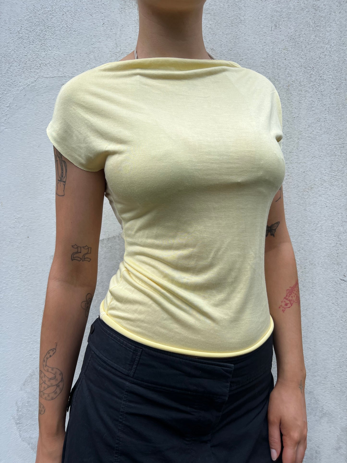 butter yellow top