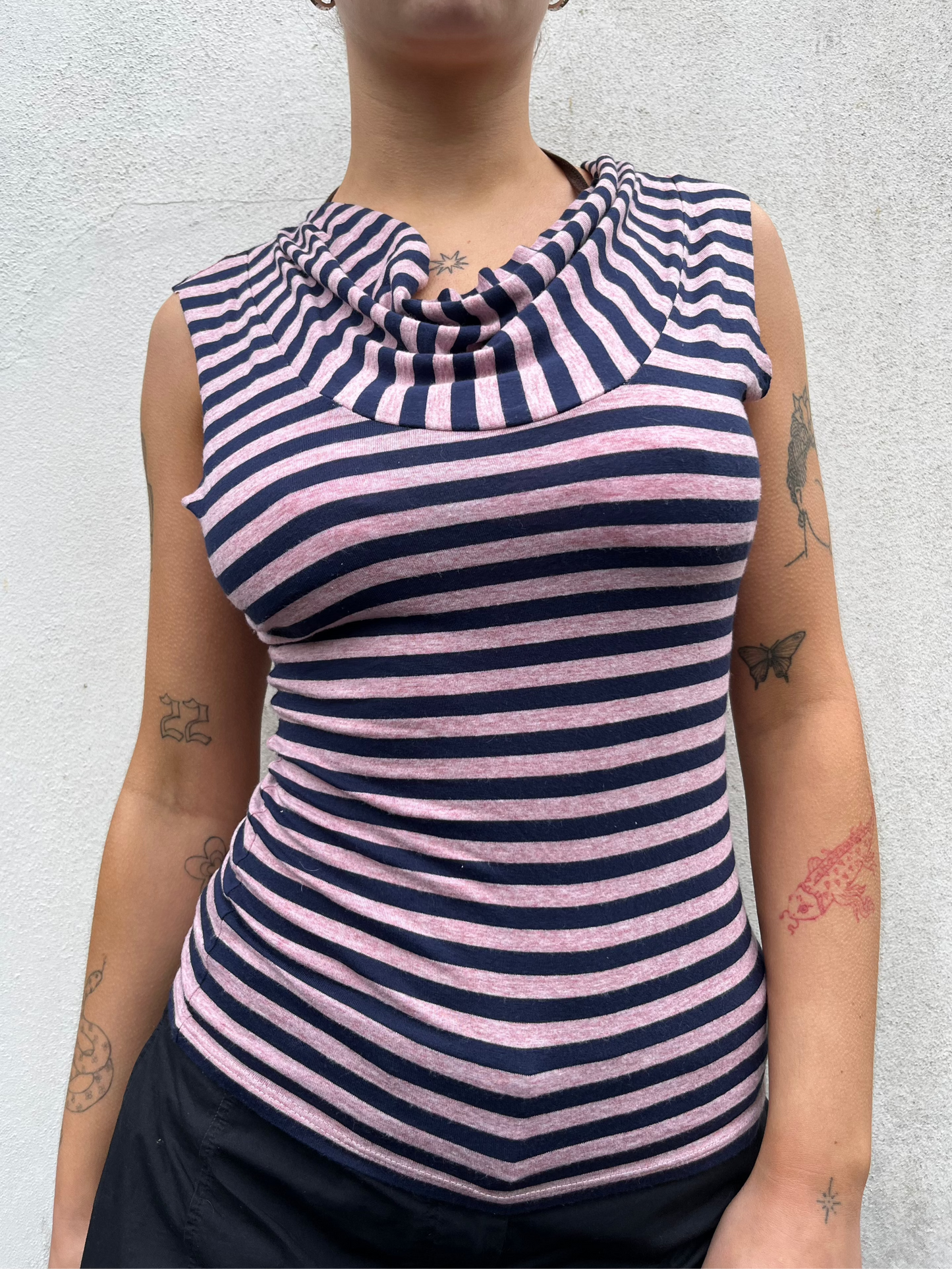 asymmetric stripy top