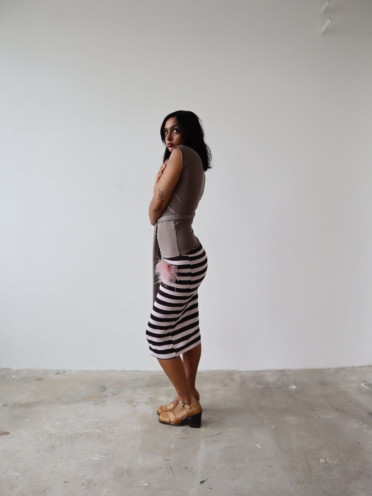 knot top in taupe
