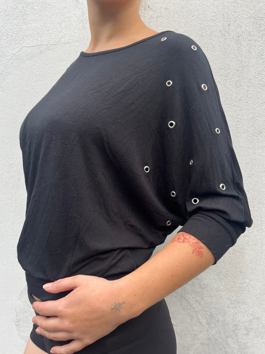 black batwing top