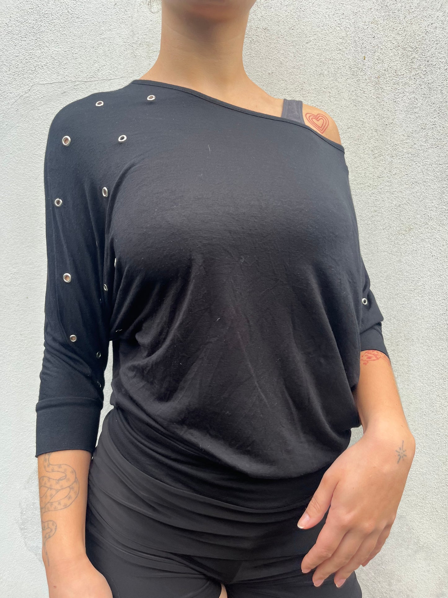 black batwing top