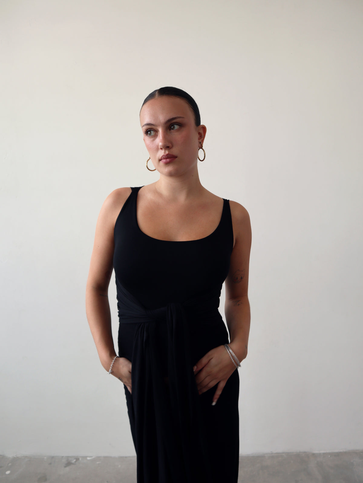 drape top in black