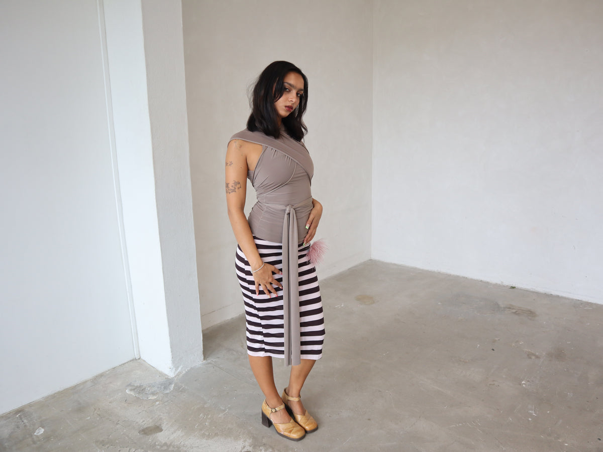 knot top in taupe
