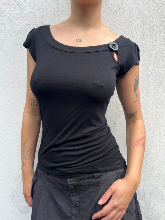 black button top