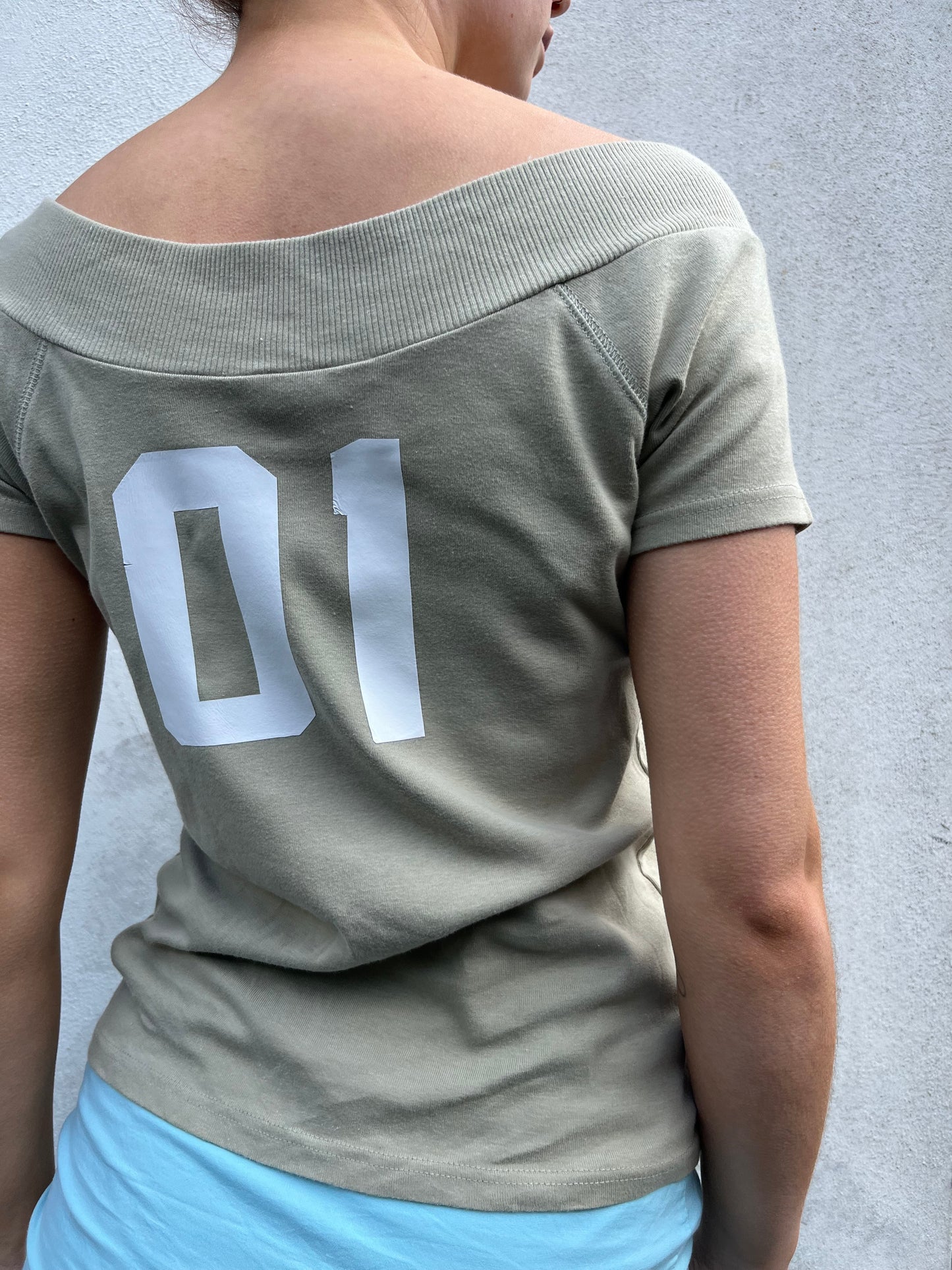 number 01 top