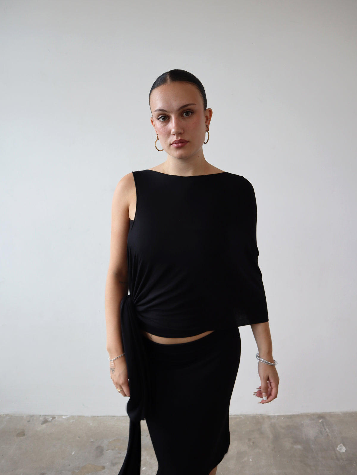 drape top in black