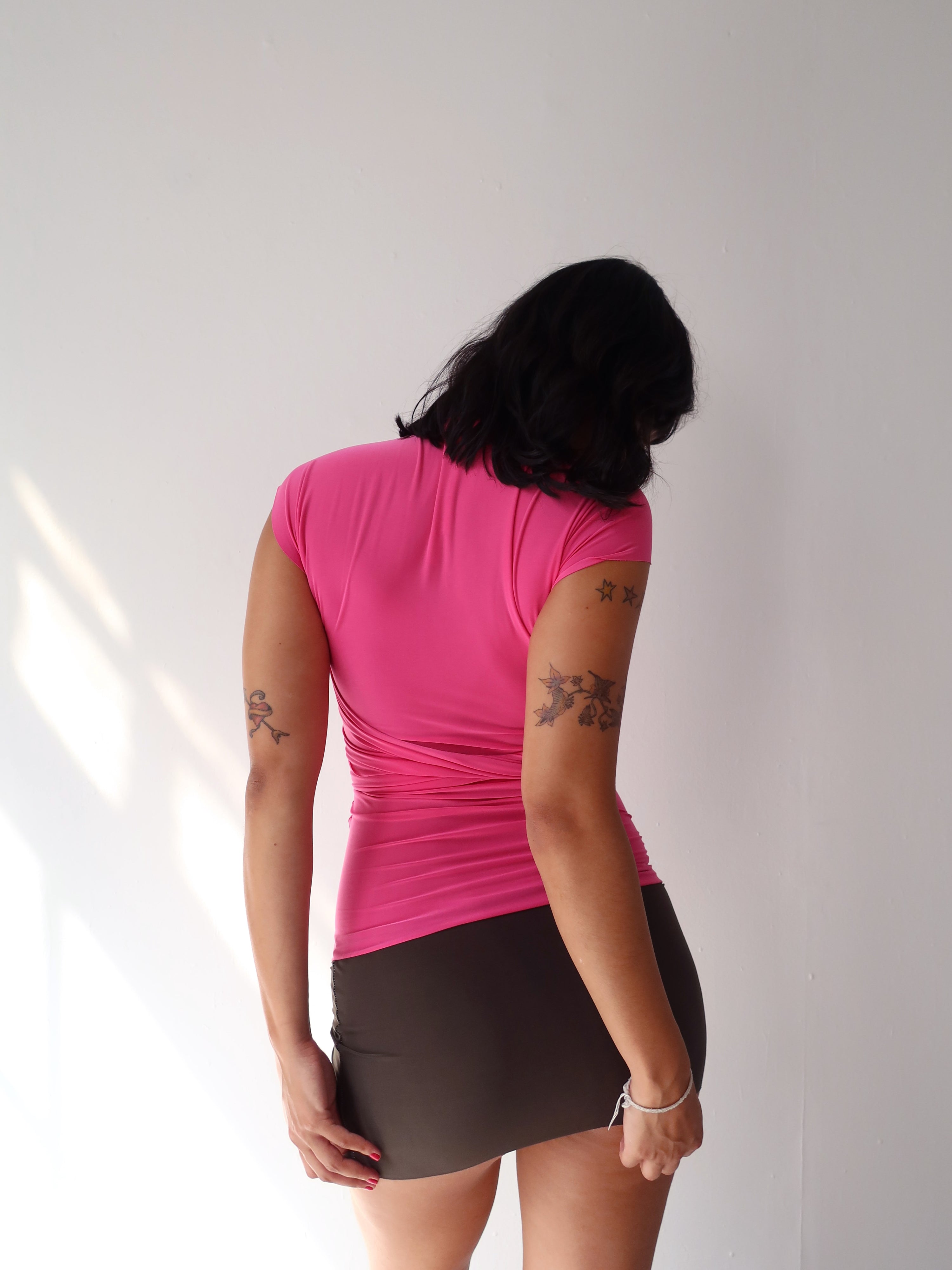 knot top in hot pink